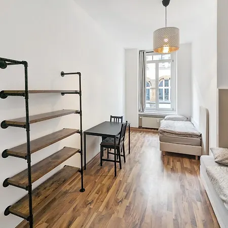 Monteurdreams-de Zentrale, Grosse 5z Wohnung, 2 Baeder, Kueche * Leipzig