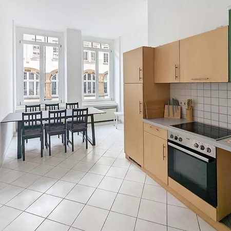 Monteurdreams-de Zentrale, Grosse 5z Wohnung, 2 Baeder, Kueche * Leipzig