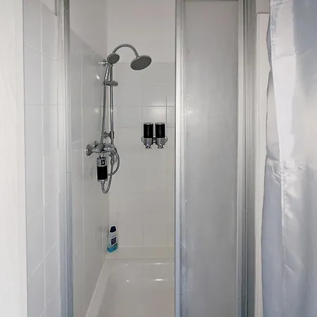 Monteurdreams-de Zentrale, Grosse 5z Wohnung, 2 Baeder, Kueche *