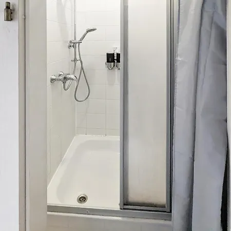 Monteurdreams-de Zentrale, Grosse 5z Wohnung, 2 Baeder, Kueche Apartment *