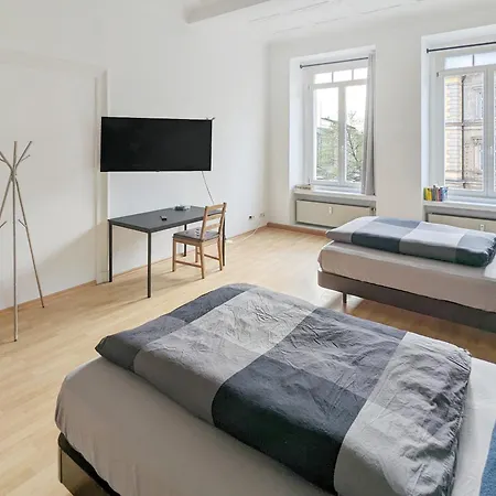 Monteurdreams-de Zentrale, Grosse 5z Wohnung, 2 Baeder, Kueche *