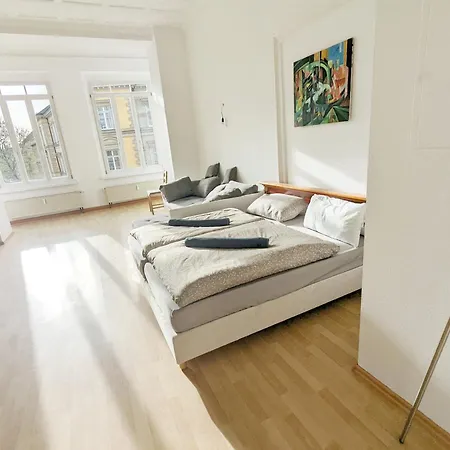 Monteurdreams-de Zentrale, Grosse 5z Wohnung, 2 Baeder, Kueche * Leipzig